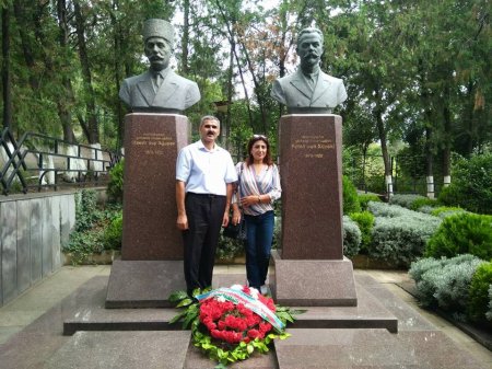 Hüquq müdafiəçisi Oktay Gülalıyev Tbilisidə Botanika bağinda yerləşən  müqəddəs qəbirləri ziyarət edib - FOTOLAR