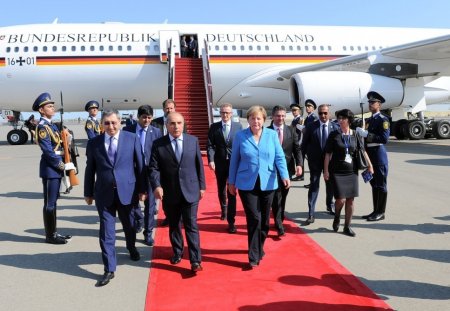 Angela Merkel Azərbaycan Respublikasına səfərə gəlib -FOTO