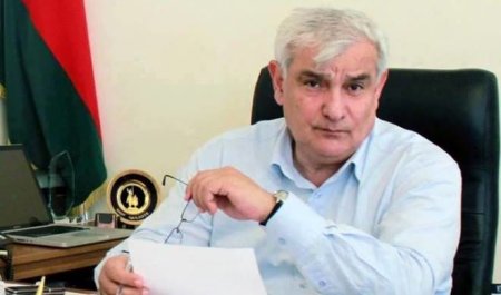 Professor rektor barəsində şok faktlar açıqladı